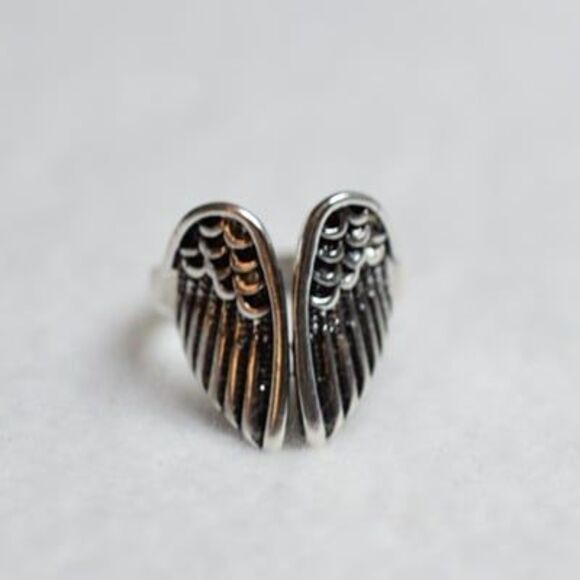 Angel Wings Silver Tone Metal Alloy Size 4 Cuff Fairy Casual Unisex Ring - Picture 2 of 3